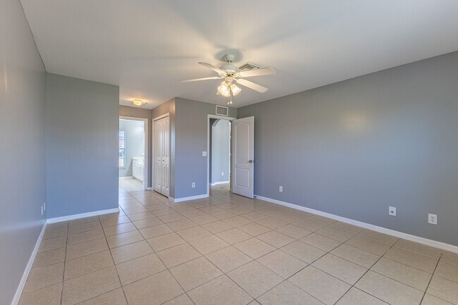 Foto del edificio - Spacious 3BR 2BA Home in Lehigh Acres