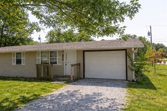 Building Photo - 400-402-402 Meadow Ln