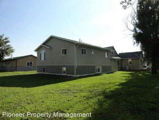 Building Photo - 6 br, 3.5 bath House - 45461 280th St