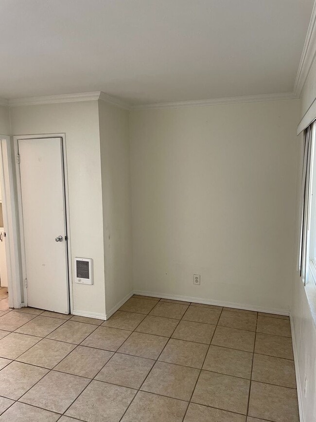 Building Photo - Studio in Pacific Beach Apartment Community