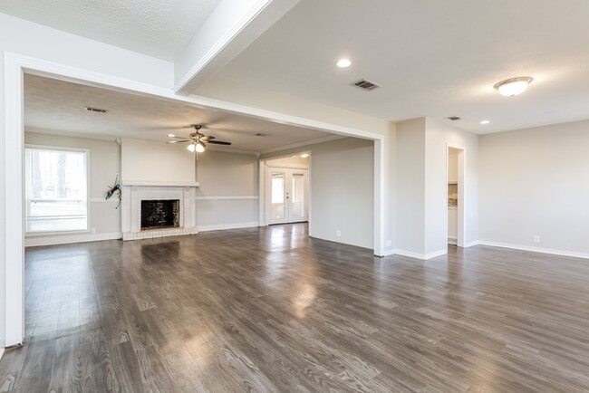 Building Photo - 52 Crossgates Dr