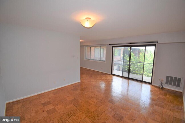Foto del edificio - 4373 Cherry Hill Rd
