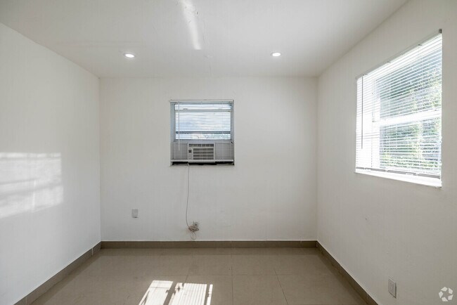 Foto del edificio - 309 Phippen Waiters Rd