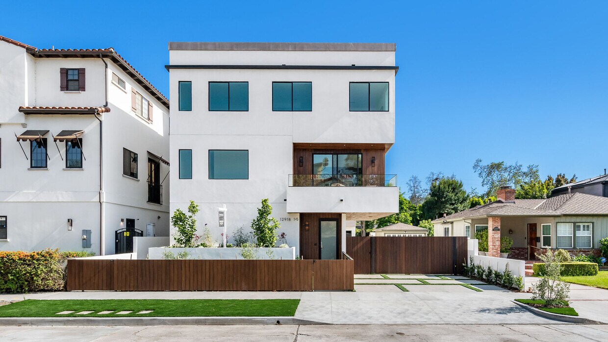 Foto principal - 12918 Bloomfield St