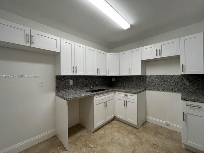 Building Photo - 4334 NW 9th Ave