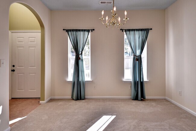 Building Photo - 164 Old Field Rd