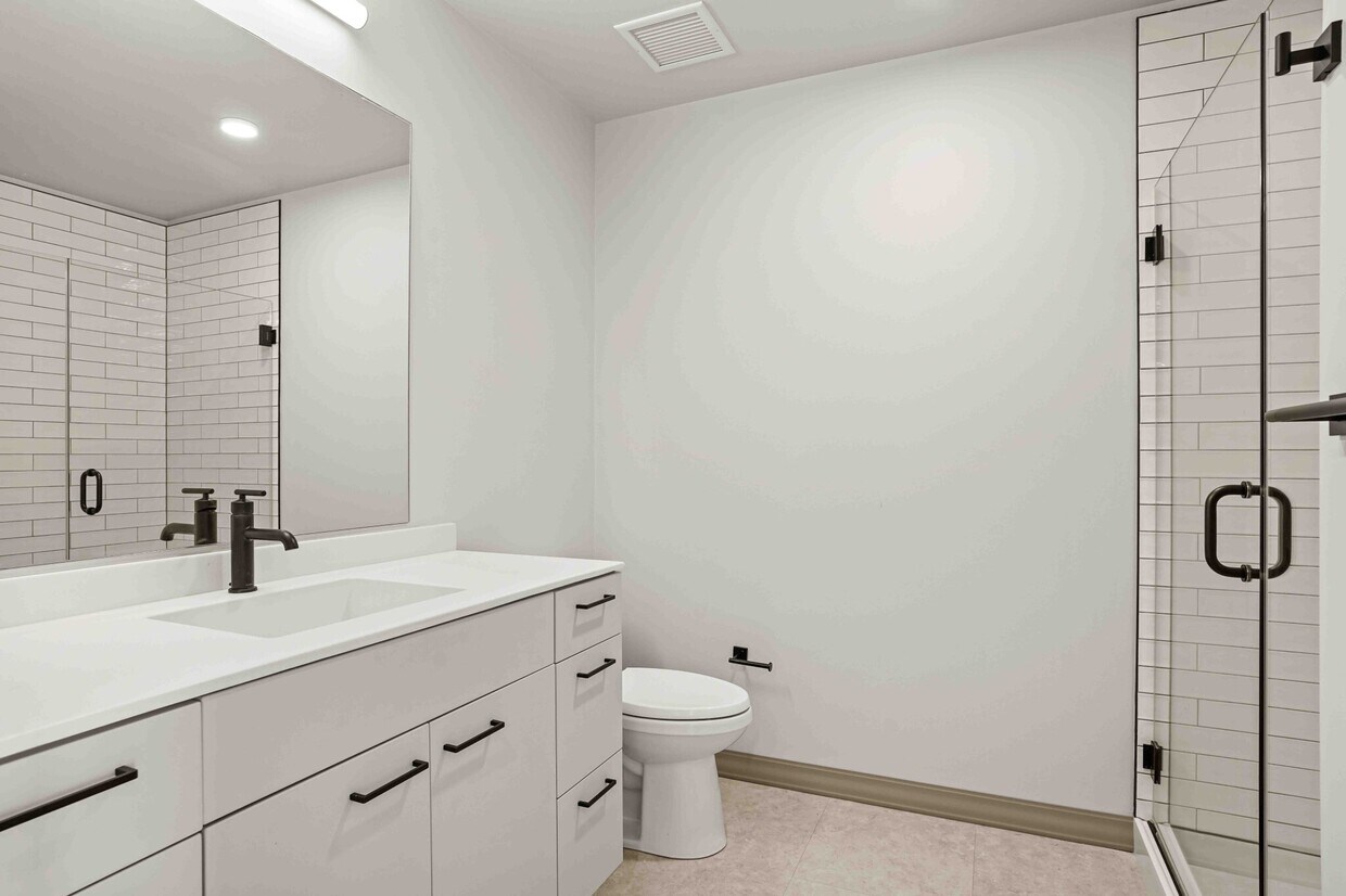 Photo - 2150 N Elston Ave (Chicago, IL)