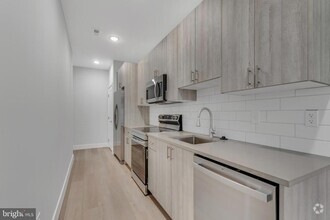 Building Photo - 1243 W Westmoreland St