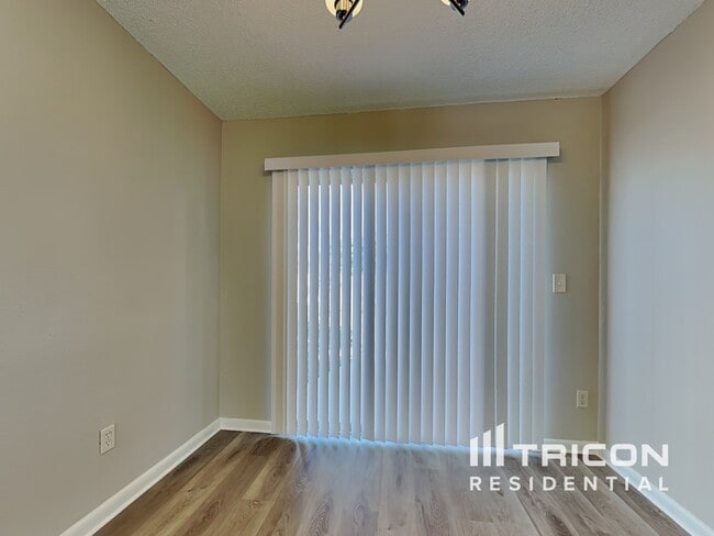 Building Photo - 646 Pine Forest Dr