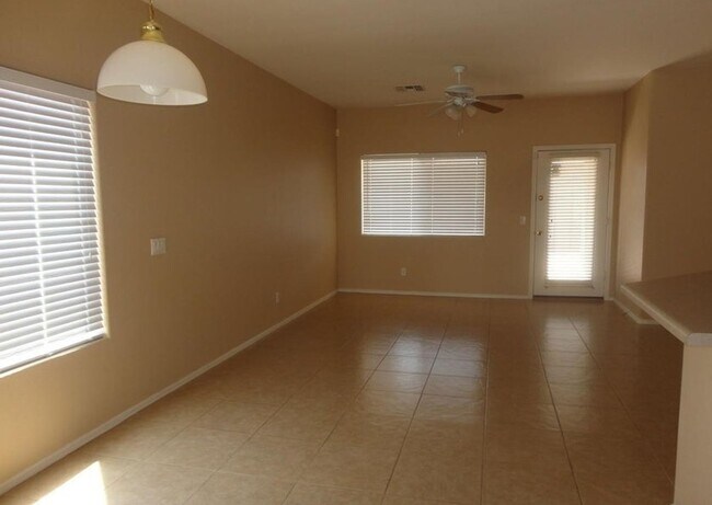 Foto del edificio - 4 bed / 2 bath single story Avondale home ...