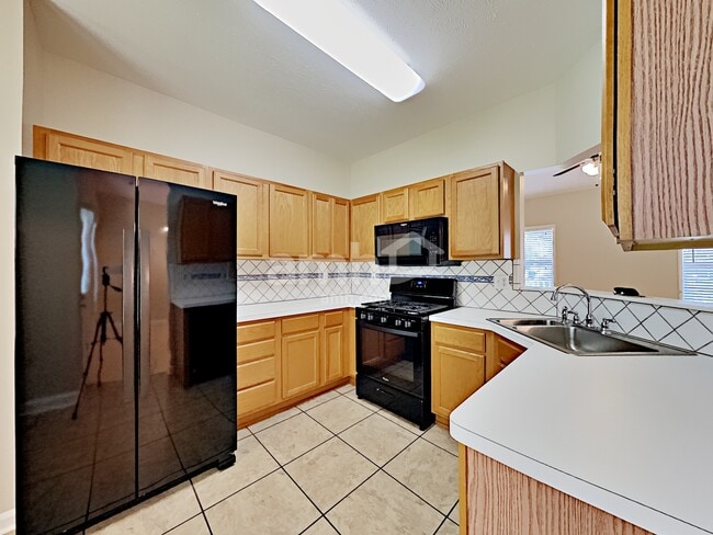 Foto del edificio - 2756 Lake Park Ridge W