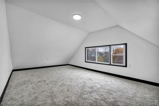 Foto del edificio - 12001 Oakview Ave