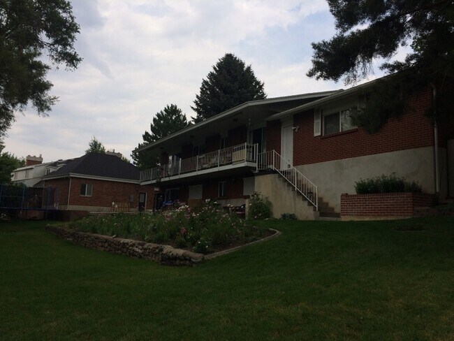 Foto del edificio - 475 Edgehill Dr