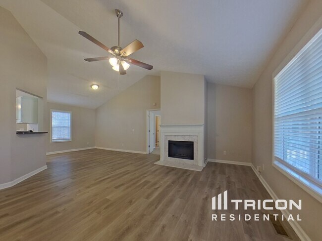 Building Photo - 7602 Autumn Breeze Douglasville GA