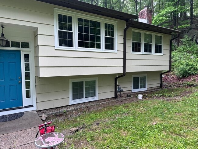 Building Photo - 59 Bear Hills Rd