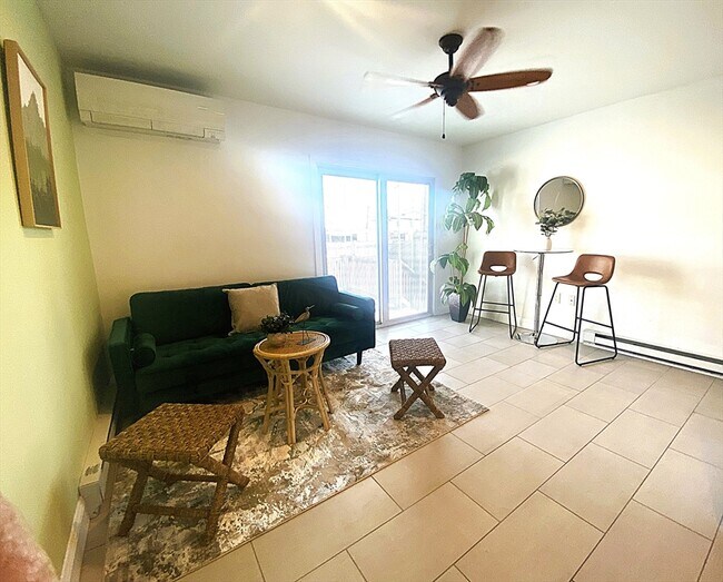 Foto del edificio - 1165 N Shore Rd