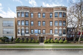 Building Photo - 6660 N Damen Ave
