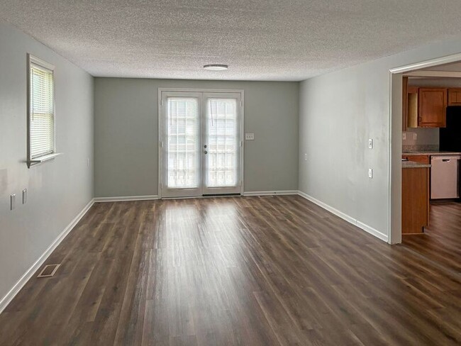 Foto del edificio - 504 W Newton St