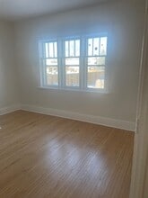 Building Photo - 833 Crawford Dr