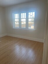 Building Photo - 833 Crawford Dr