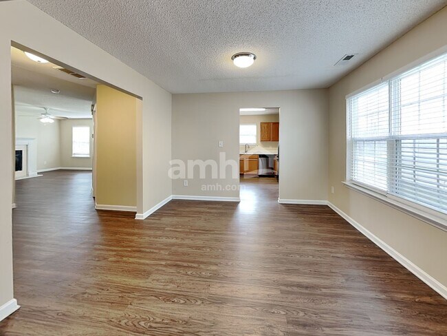 Building Photo - 10741 Glenluce Ave