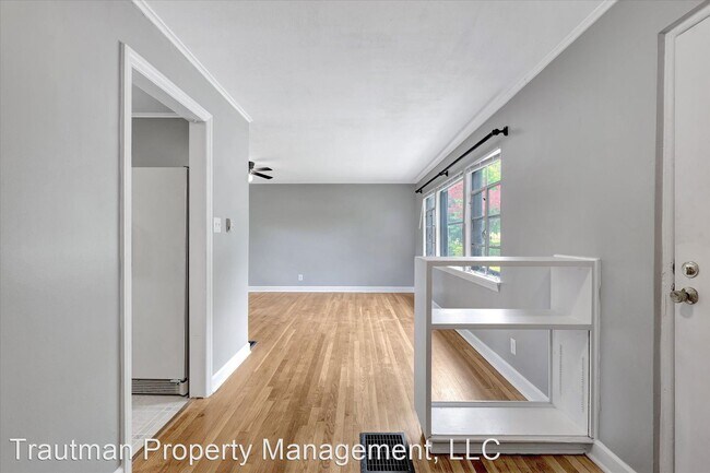 Building Photo - 2 br, 1 bath House - 305 Hessel Blvd.