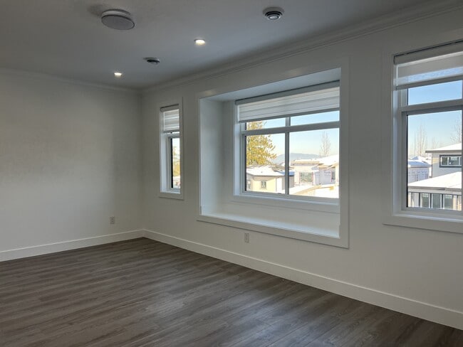 Building Photo - 6301-150A 150a St