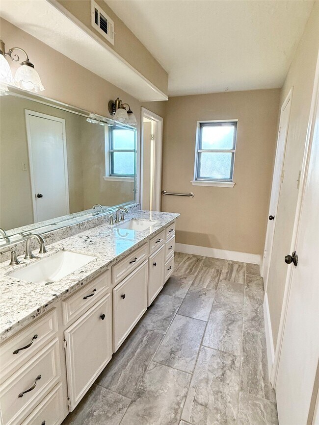 Foto del edificio - 16711 Sir William Dr