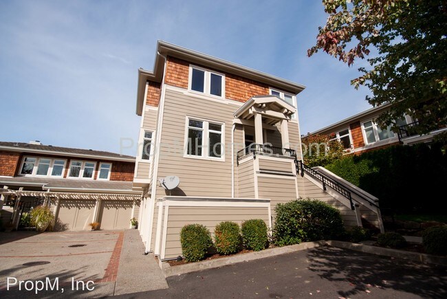 Foto del edificio - 3027 NW Montara Loop