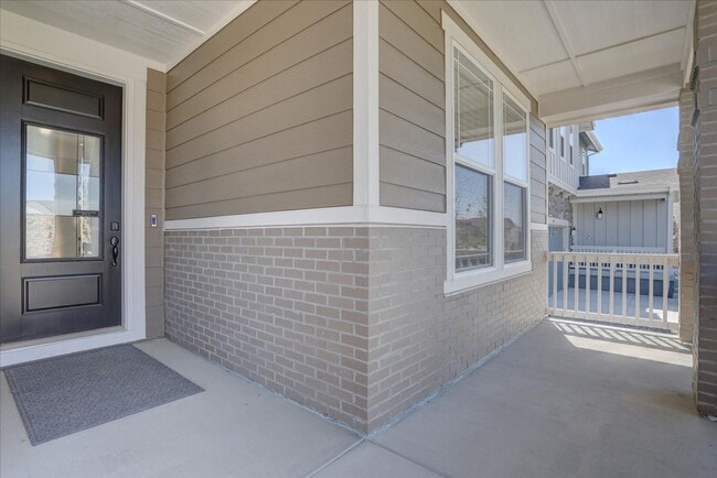 Building Photo - Furnished 5Bed/4Bath built 2022!