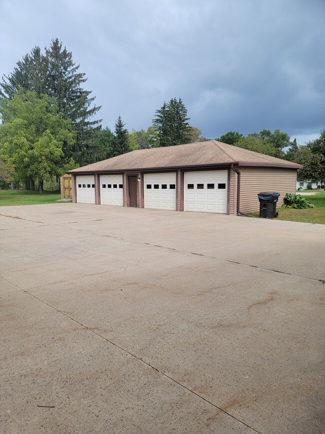 Building Photo - 140 North St