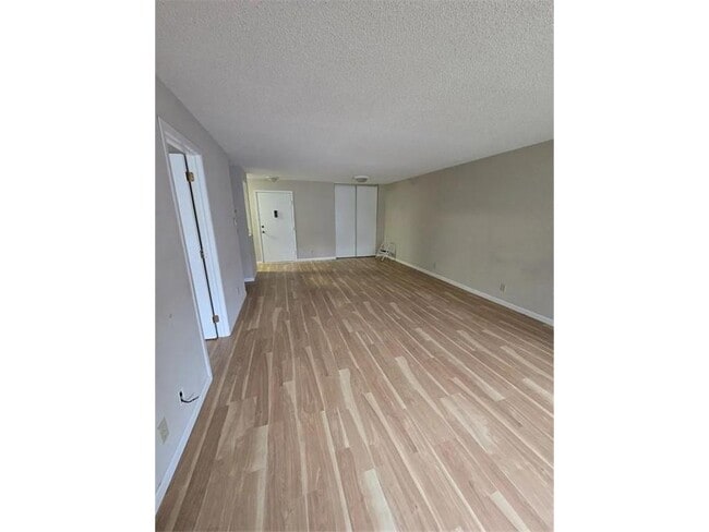 Building Photo - 135 Viking Dr E