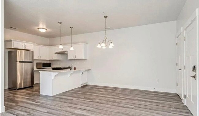 Building Photo - 532 N 360 W