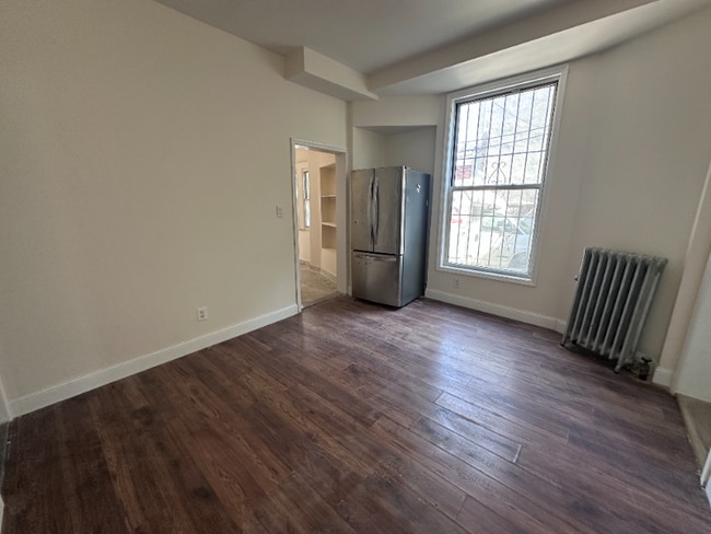 Building Photo - 2332 Aqueduct Ave