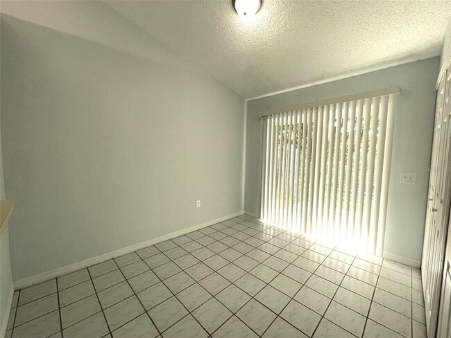 Building Photo - 1056 S Buena Vista Dr