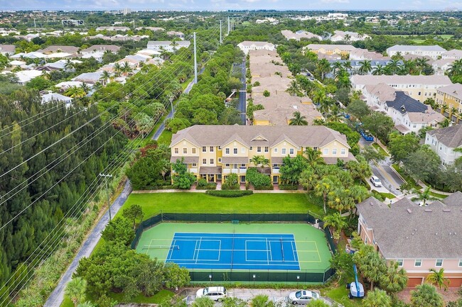 Photo - 356 W Thatch Palm Circle Unit 105 Townhome