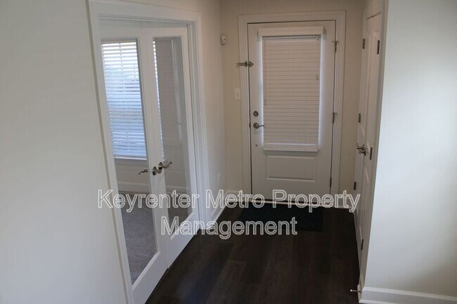 Foto del edificio - 2736 Pinebrook Rd