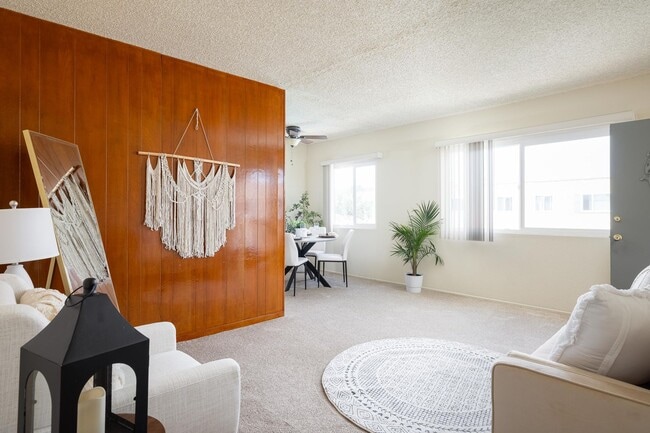 Building Photo - Move In Bonus! Downstairs One Bed/Bath in ...