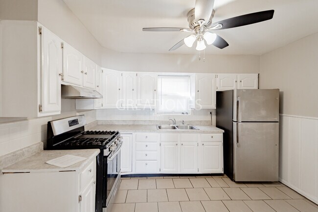 Foto del edificio - 6910 Groveland Dr