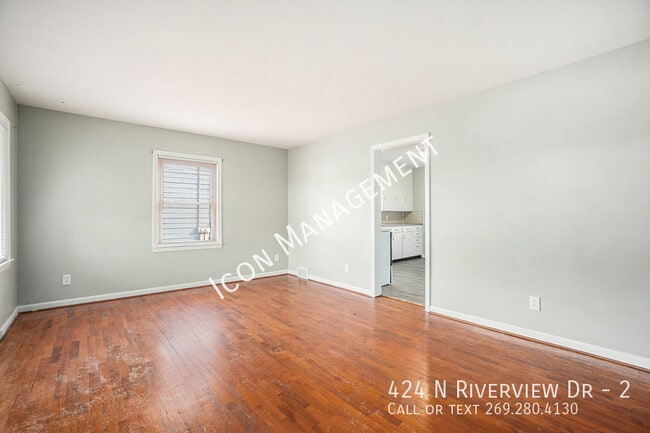 Building Photo - 424 N Riverview Dr