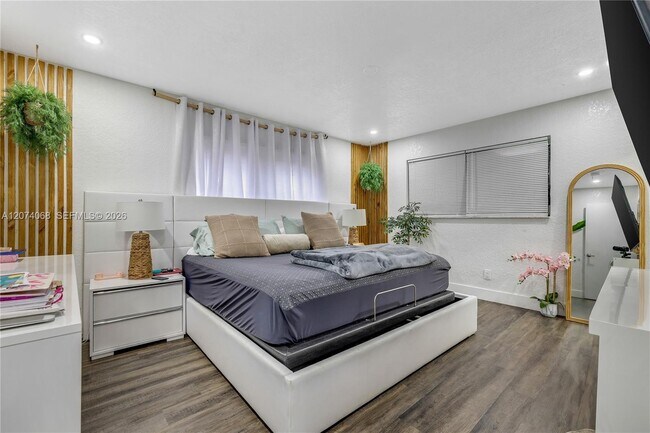 Foto del edificio - 5712 Monroe St