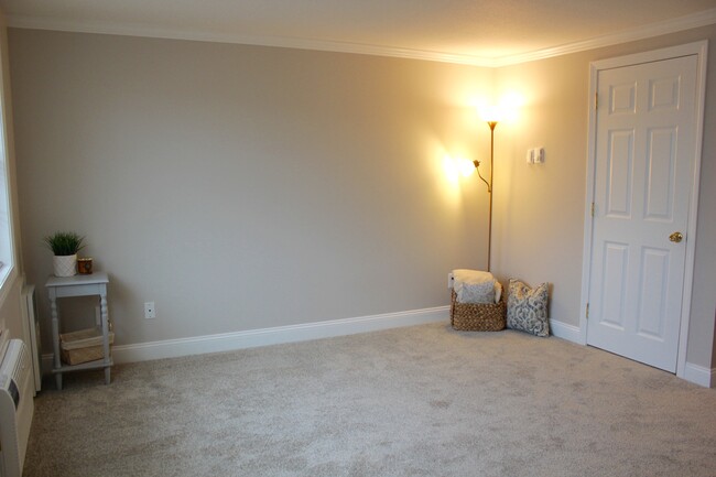 Living Room - 252 Montcalm St