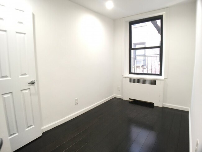 Foto del edificio - 690 Fort Washington Ave