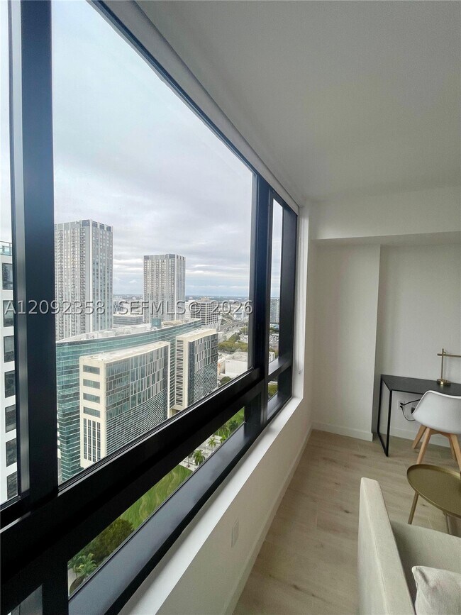 Foto del edificio - 225 N Miami Ave