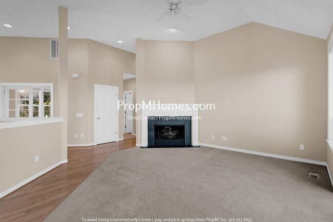 Building Photo - Luxury Four Bedroom Home in West Linn w/ Stunning Views! DEPOSIT SPECIAL