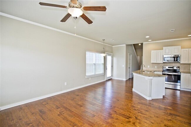 Foto del edificio - 2304 SW Juniper Ave