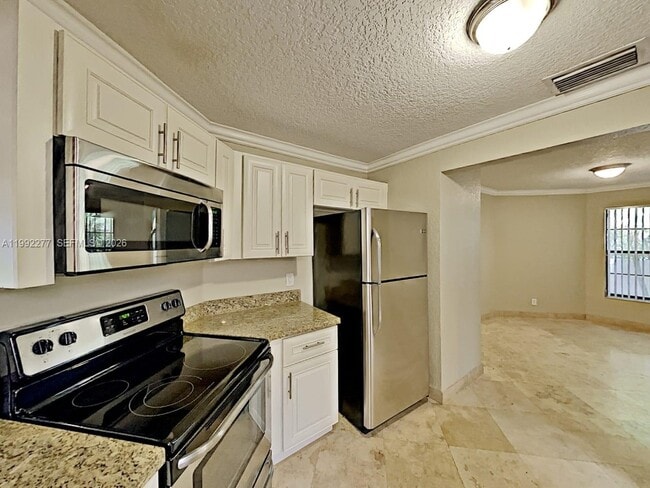 Building Photo - 800 SW 87th Terrace