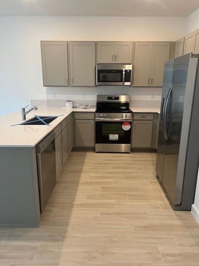 Building Photo - 4393 Hammock Grove Dr