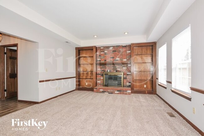 Building Photo - 1722 Treetop Dr
