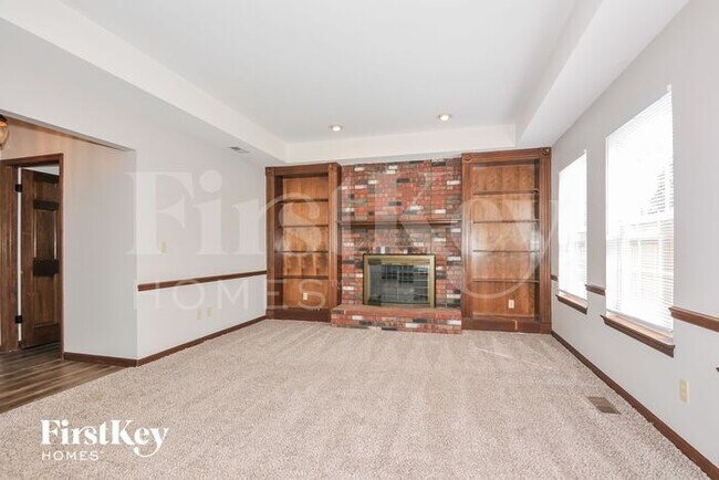 Foto del edificio - 1722 Treetop Dr